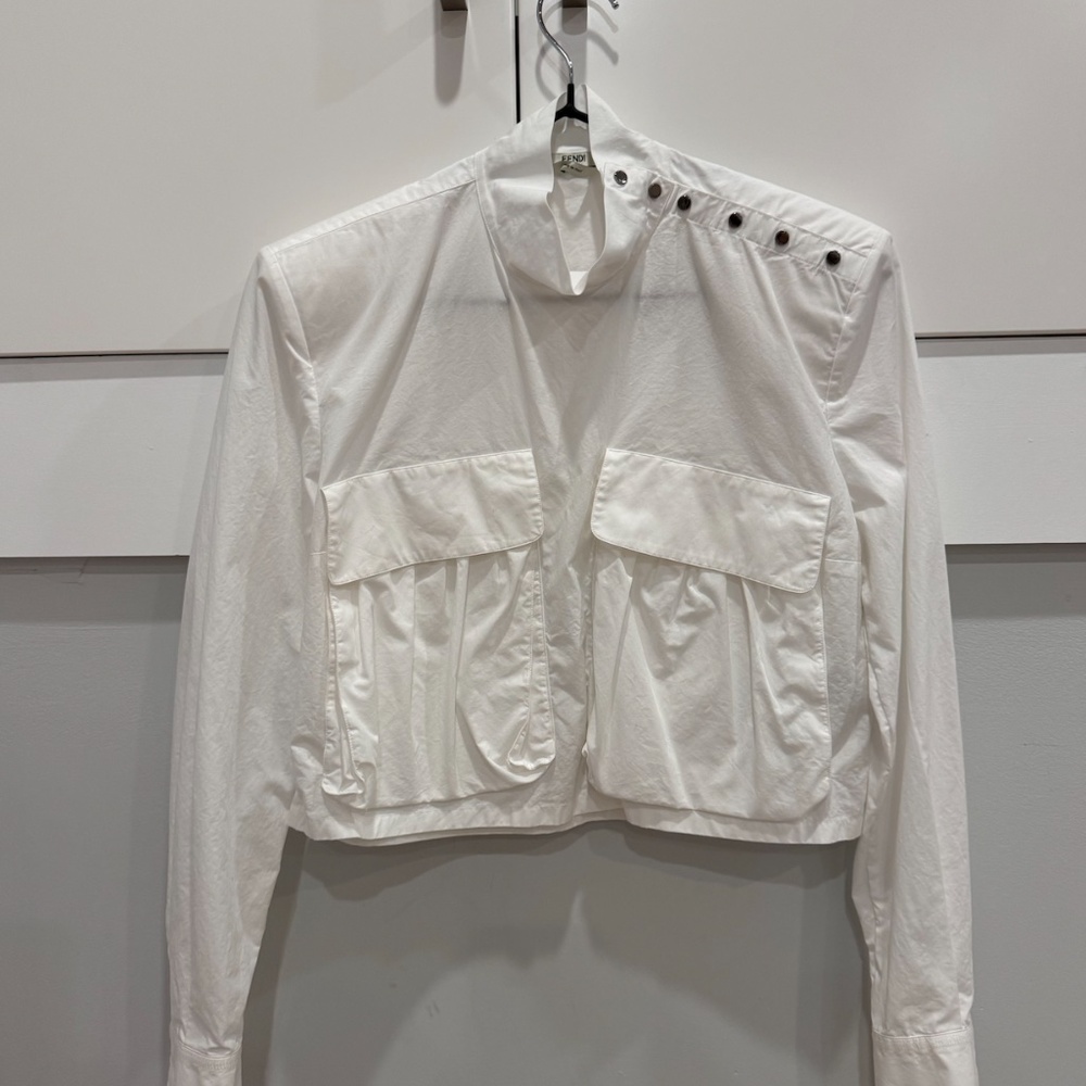 FENDI White cropped shirt size 40 with front pockets